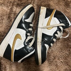 Jordan Kids Black and Gold Sneakers